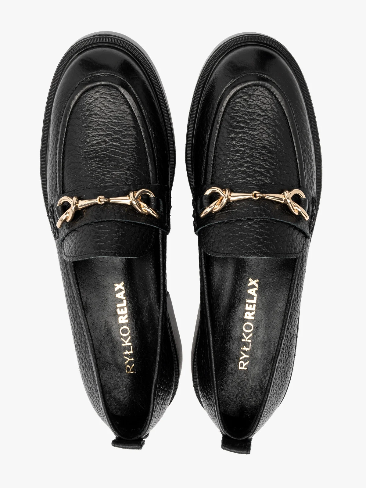 Czarne mokasyny z dekoracyjną, złotą ozdobą