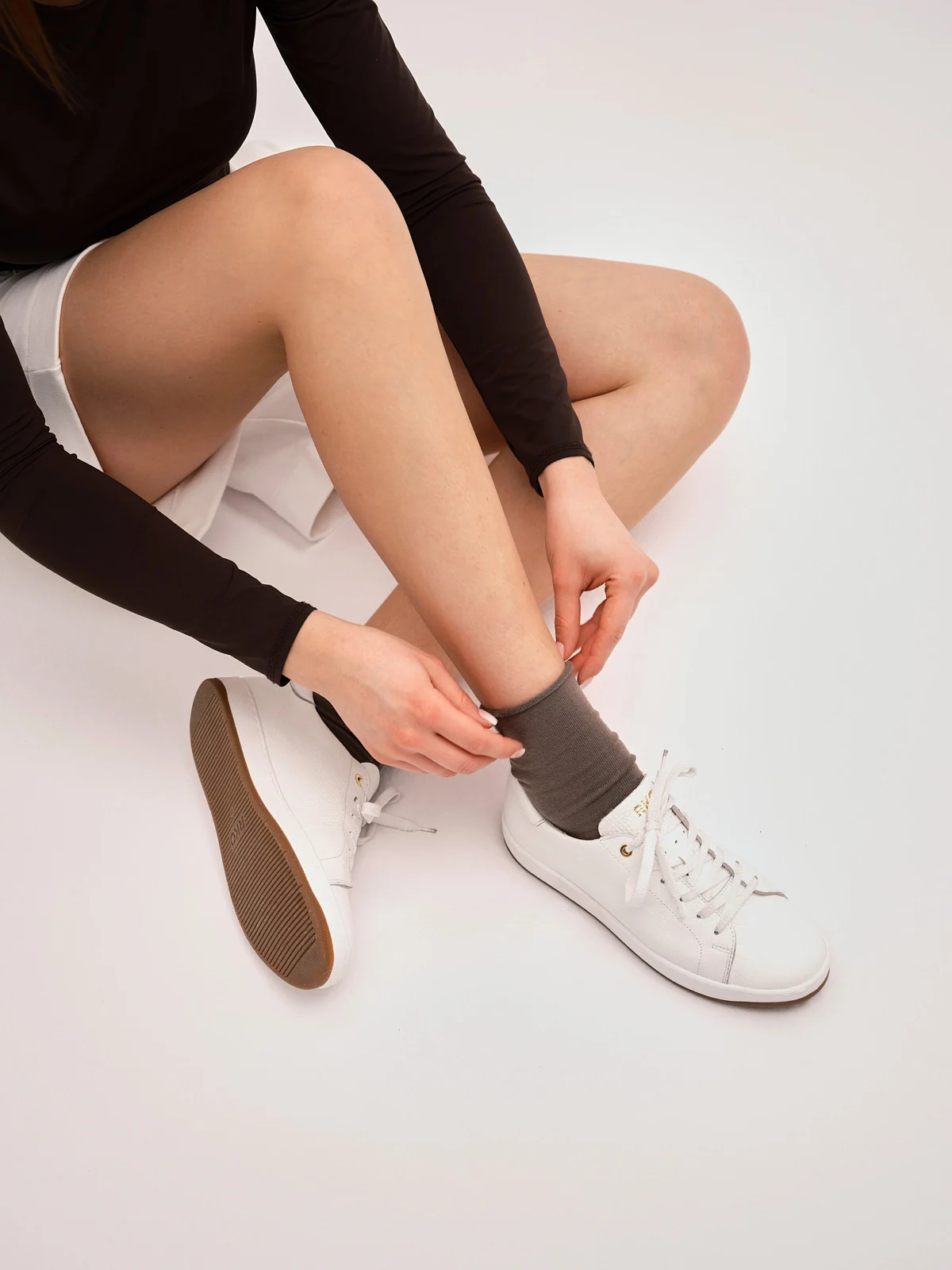 Białe półbuty sportowe na dwukolorowym spodzie