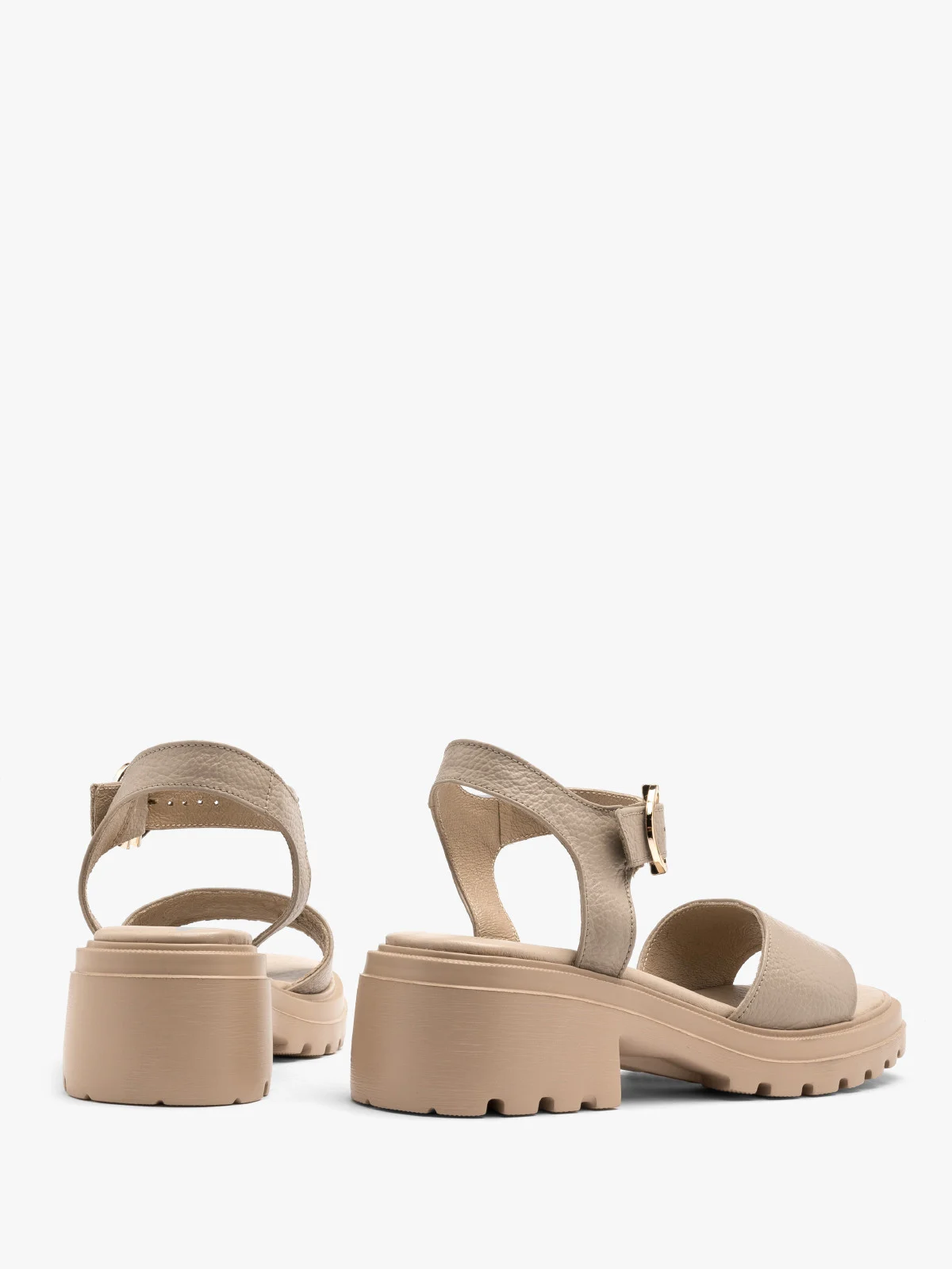 Beżowe sandały na traktorowej podeszwie