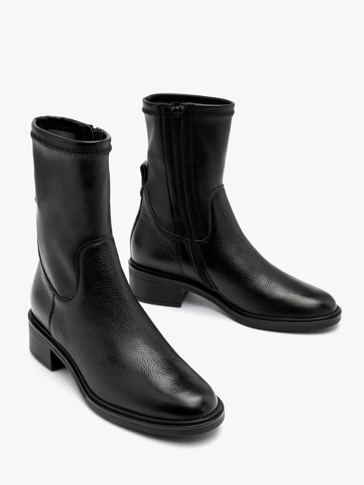 Czarne botki z elastyczną tkaniną