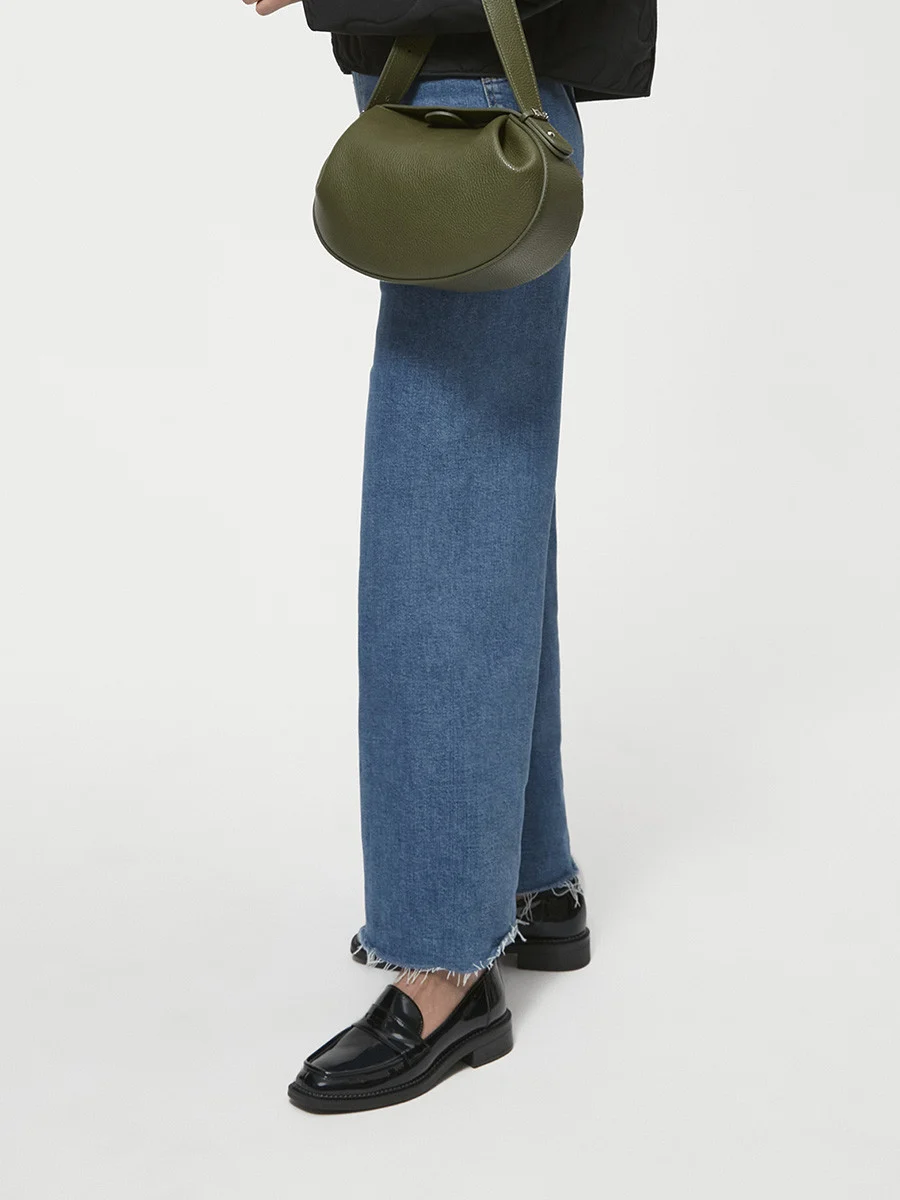 Czarne mokasyny na płaskiej podeszwie