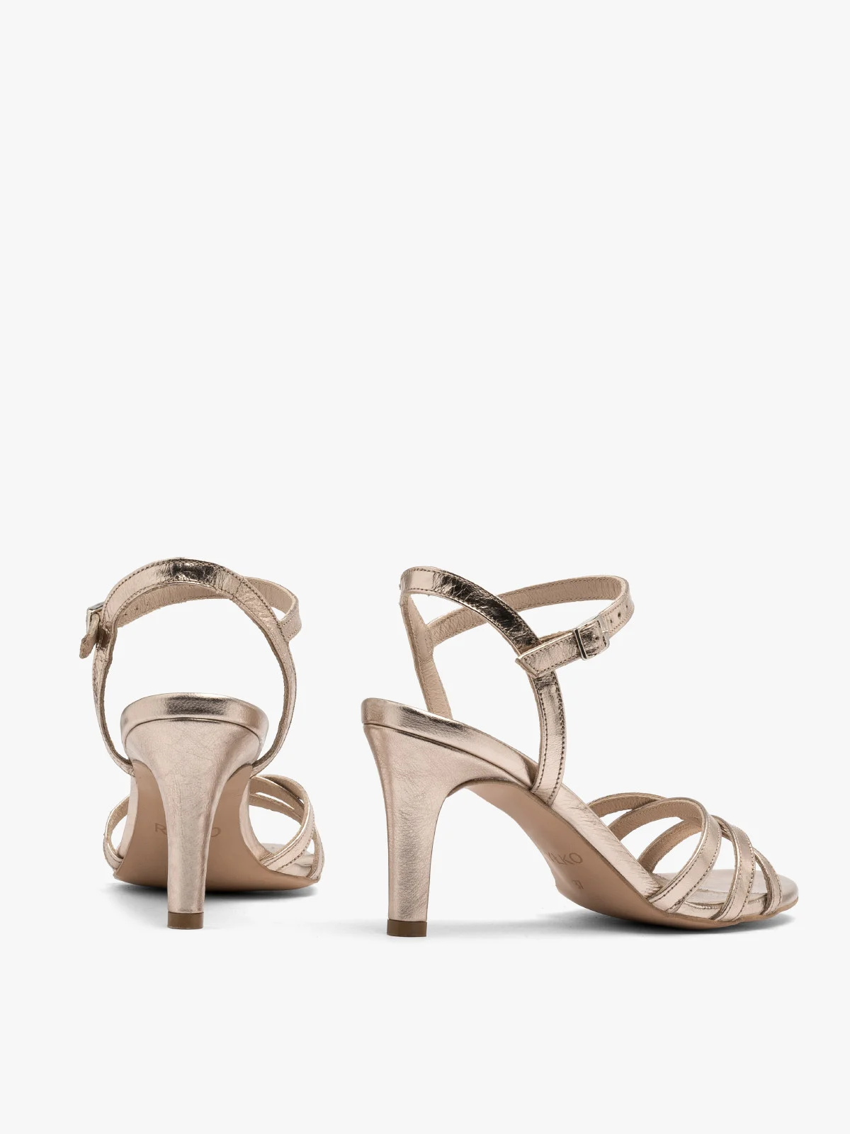 Platynowe sandały na szpilce