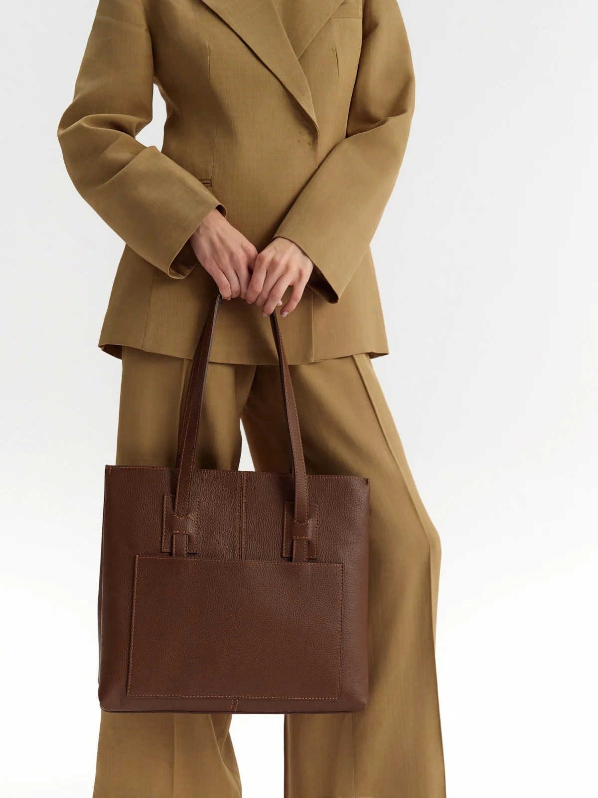 Jasnobrązowa, duża torebka typu shopperka