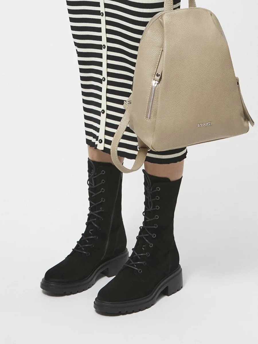 Czarne welurowe trzewiki