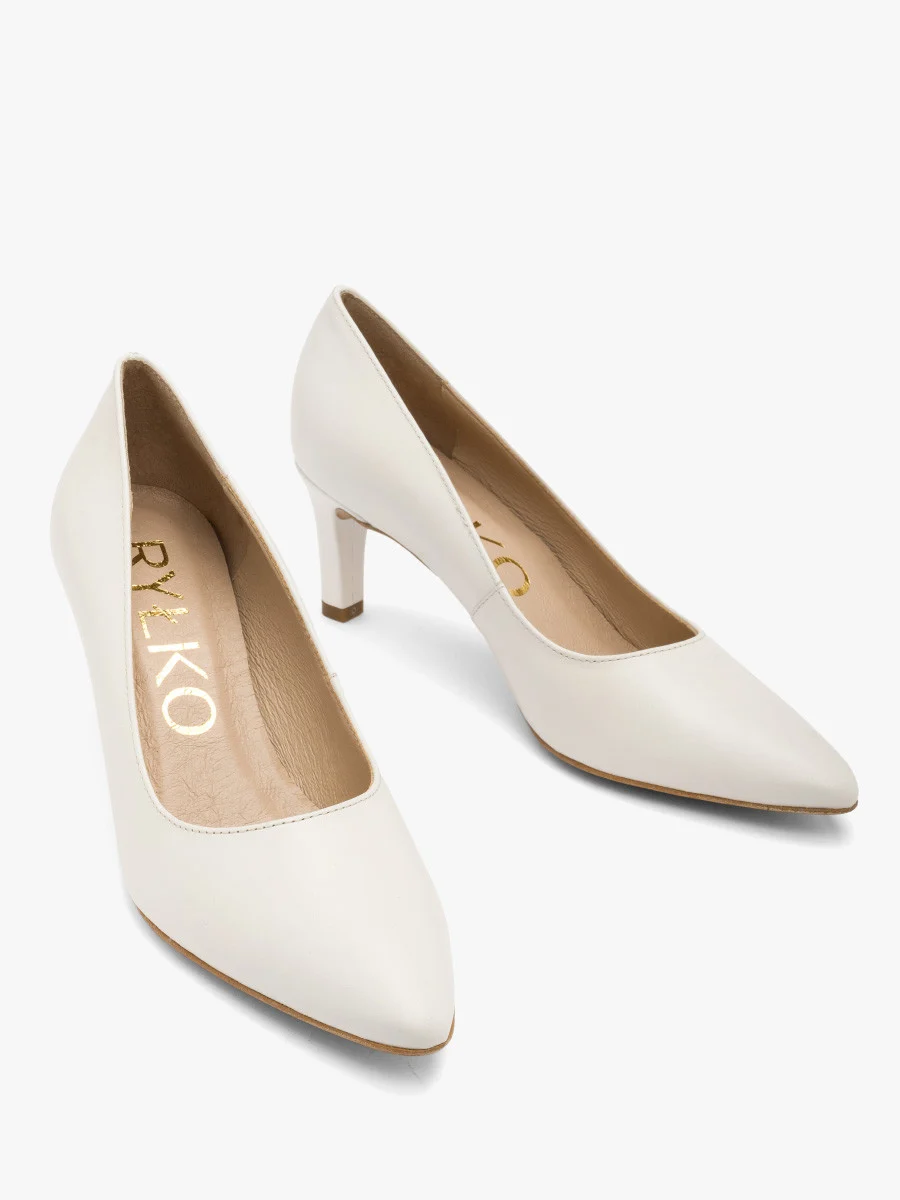 Kremowe czółenka z na szpilce