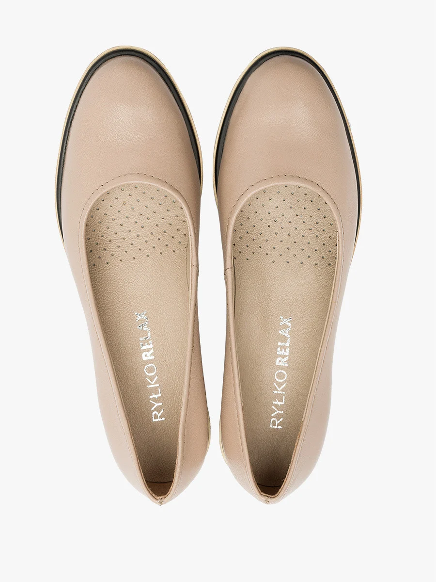 Beżowe czółenka na platformie