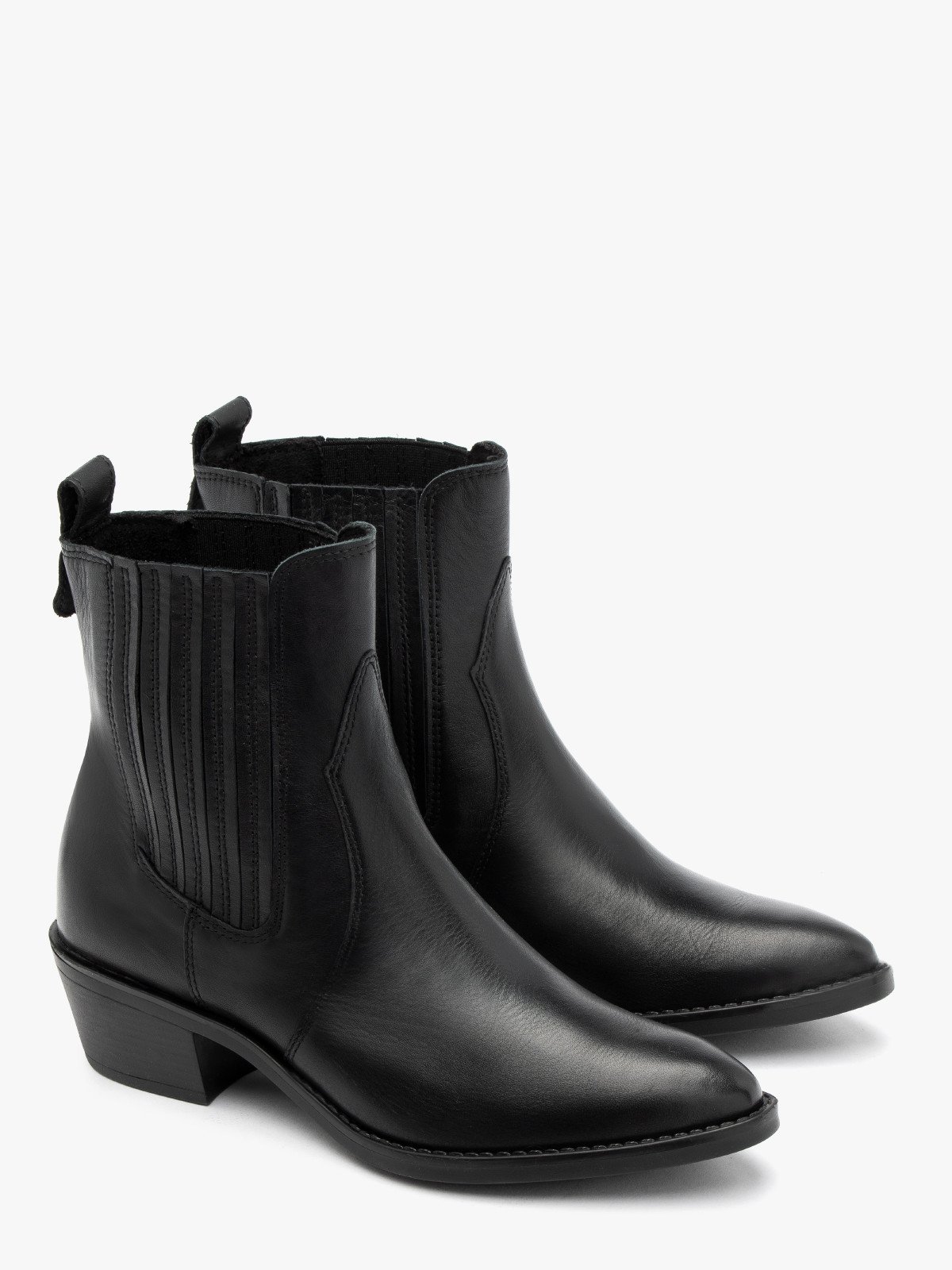 Czarne sztyblety damskie z noskiem w szpic