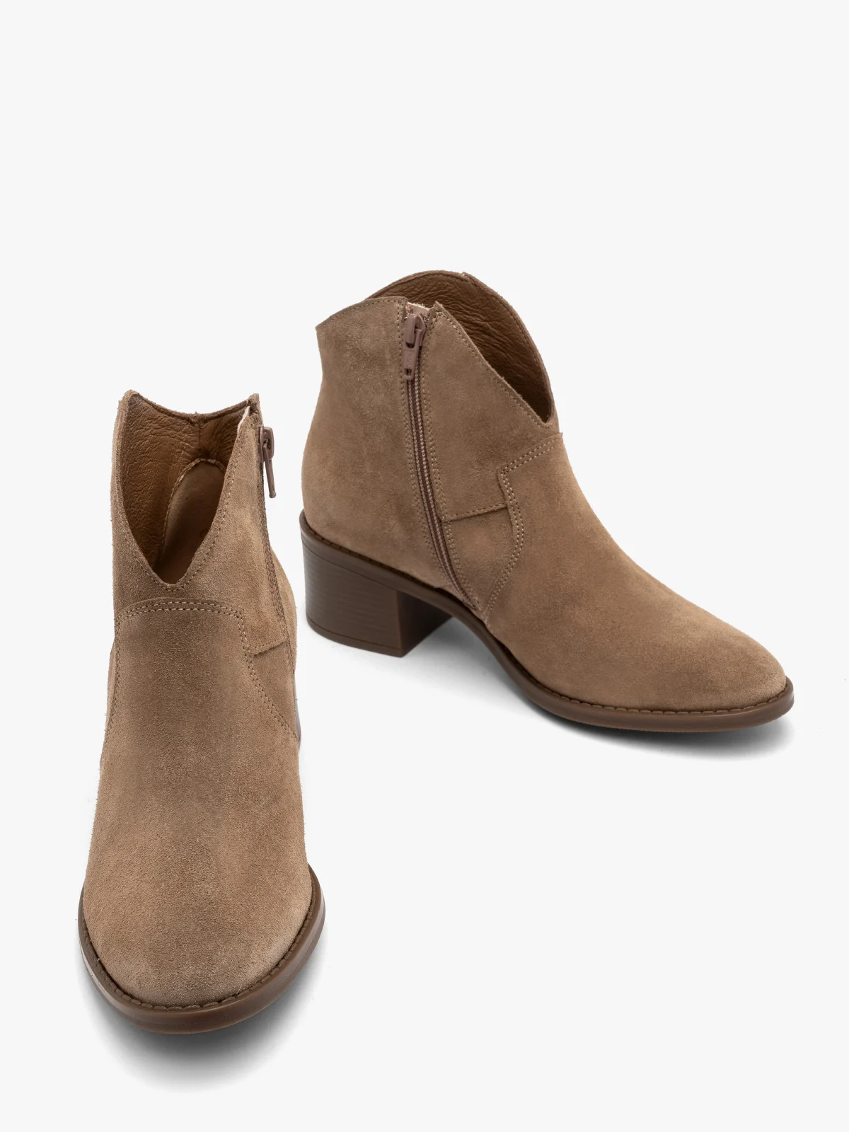 Piaskowe botki damskie typu kowbojki