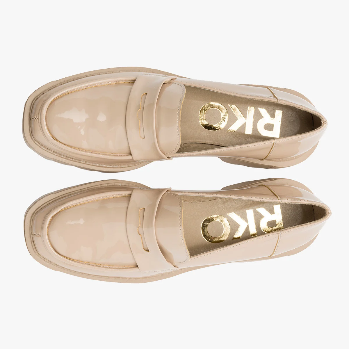 Beżowe mokasyny na lekkim spodzie