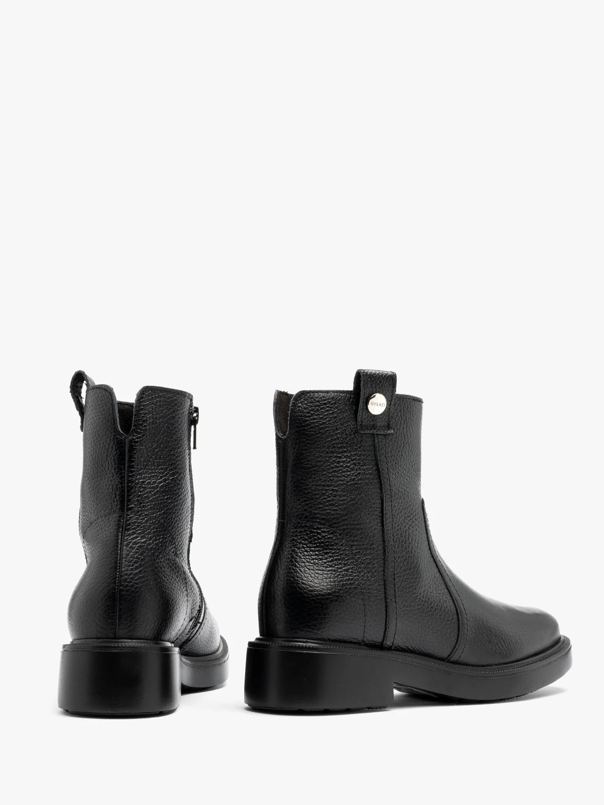 Czarne botki damskie na płaskiej podeszwie