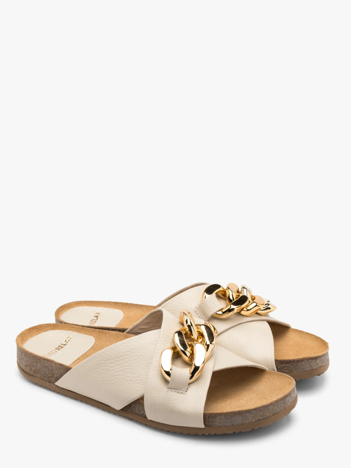 Kremowe klapki ze złotym łańcuchem