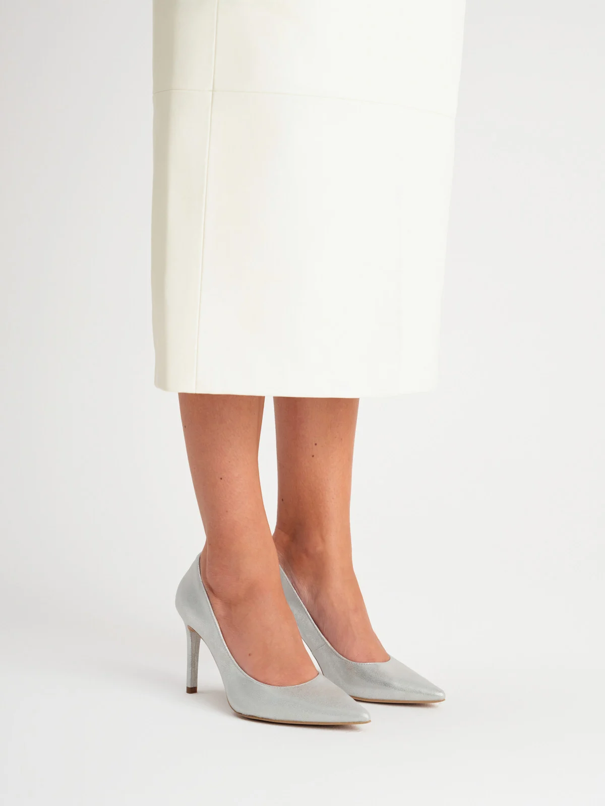 Srebrne czółenka na wysokiej szpilce