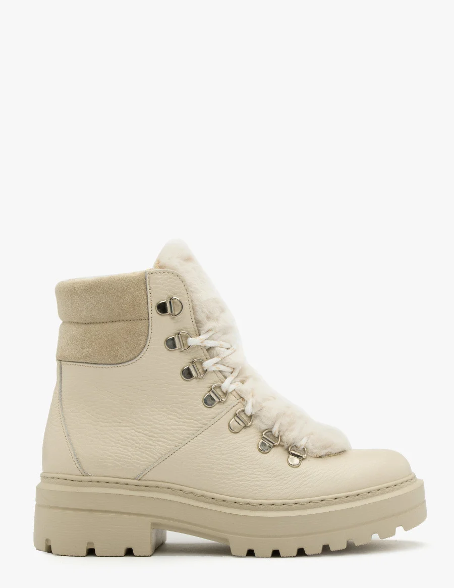 Beżowe ocieplane trzewiki