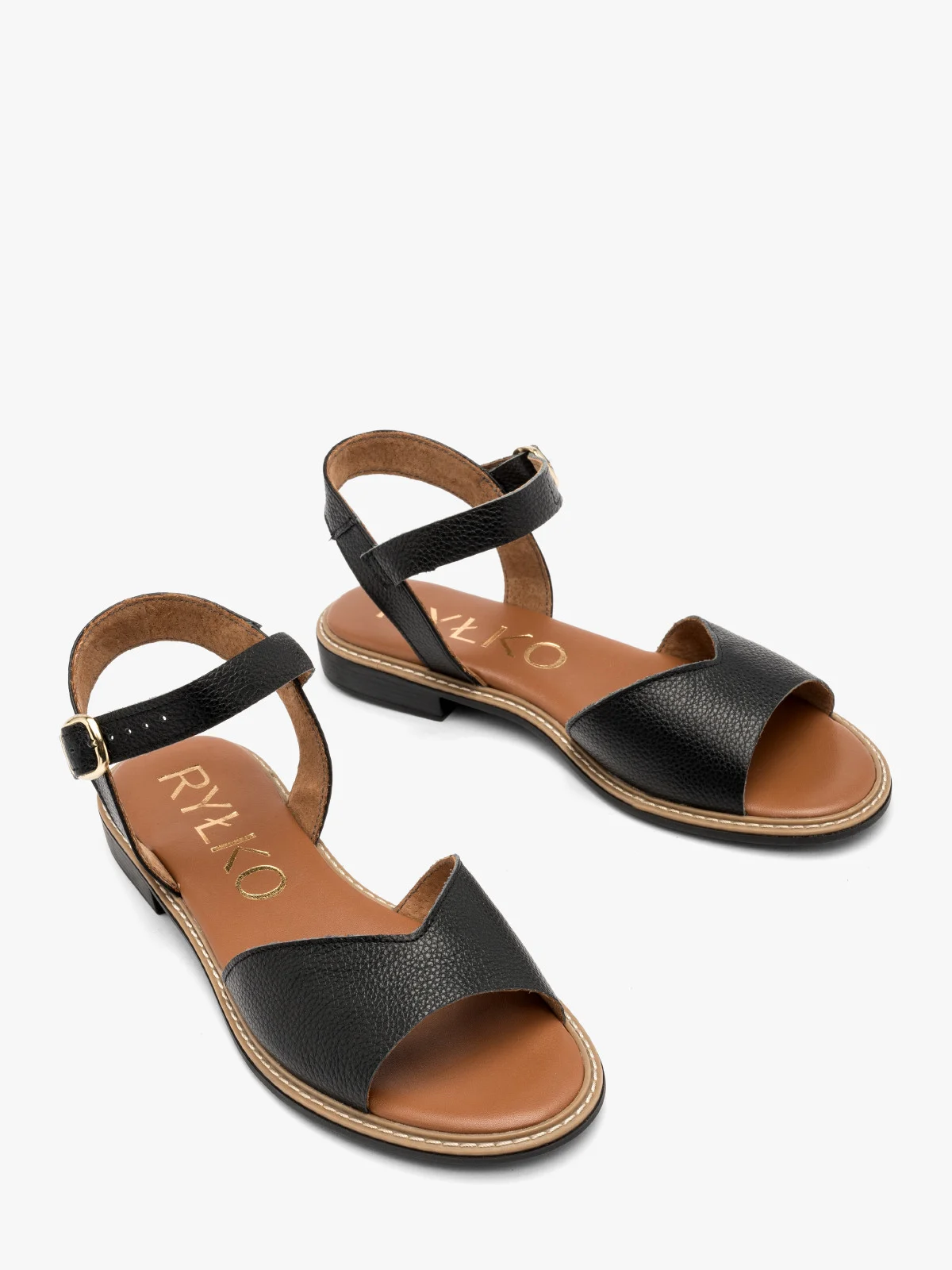 Czarne sandały z ozdobną cholewką