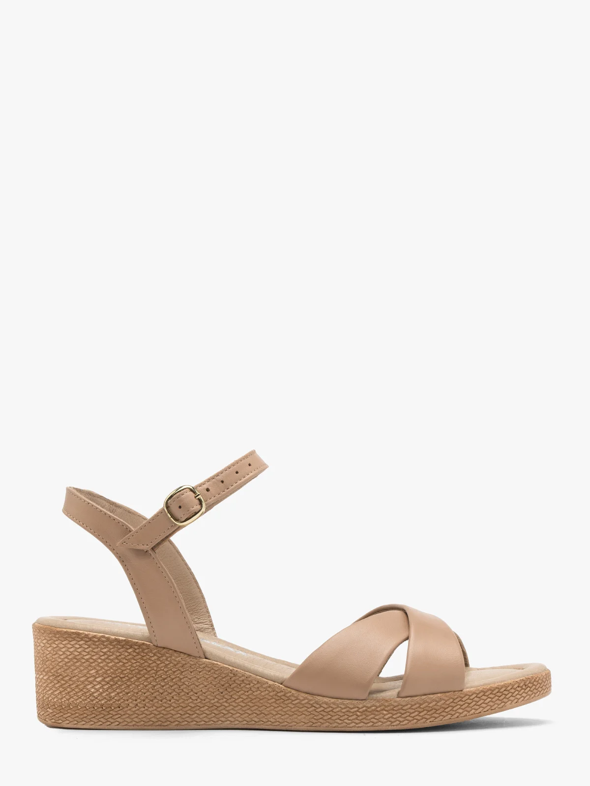Beżowe sandały na niskiej platformie