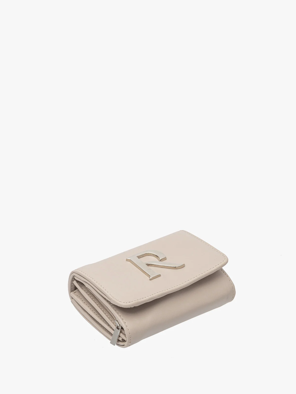 Beżowy portfel damski ze srebrnymi detalami