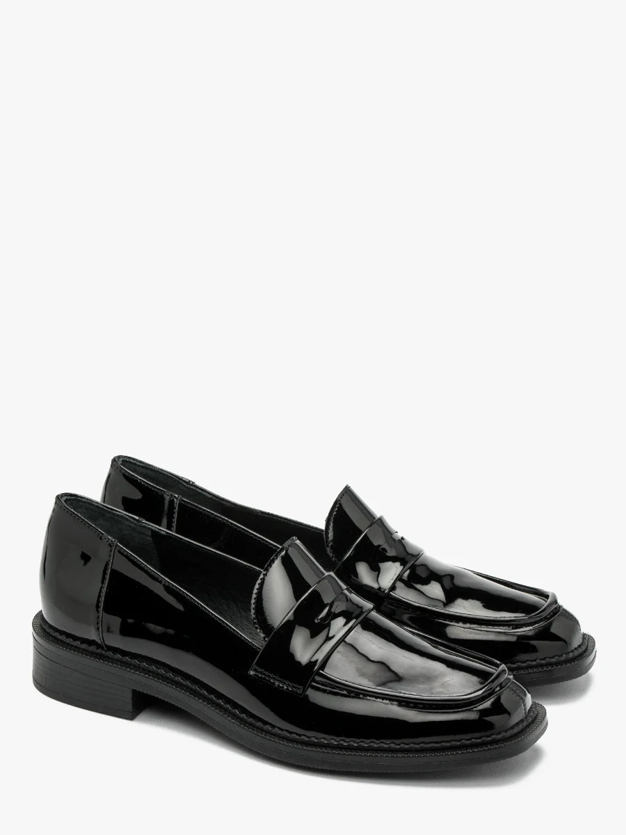 Czarne mokasyny na płaskiej podeszwie