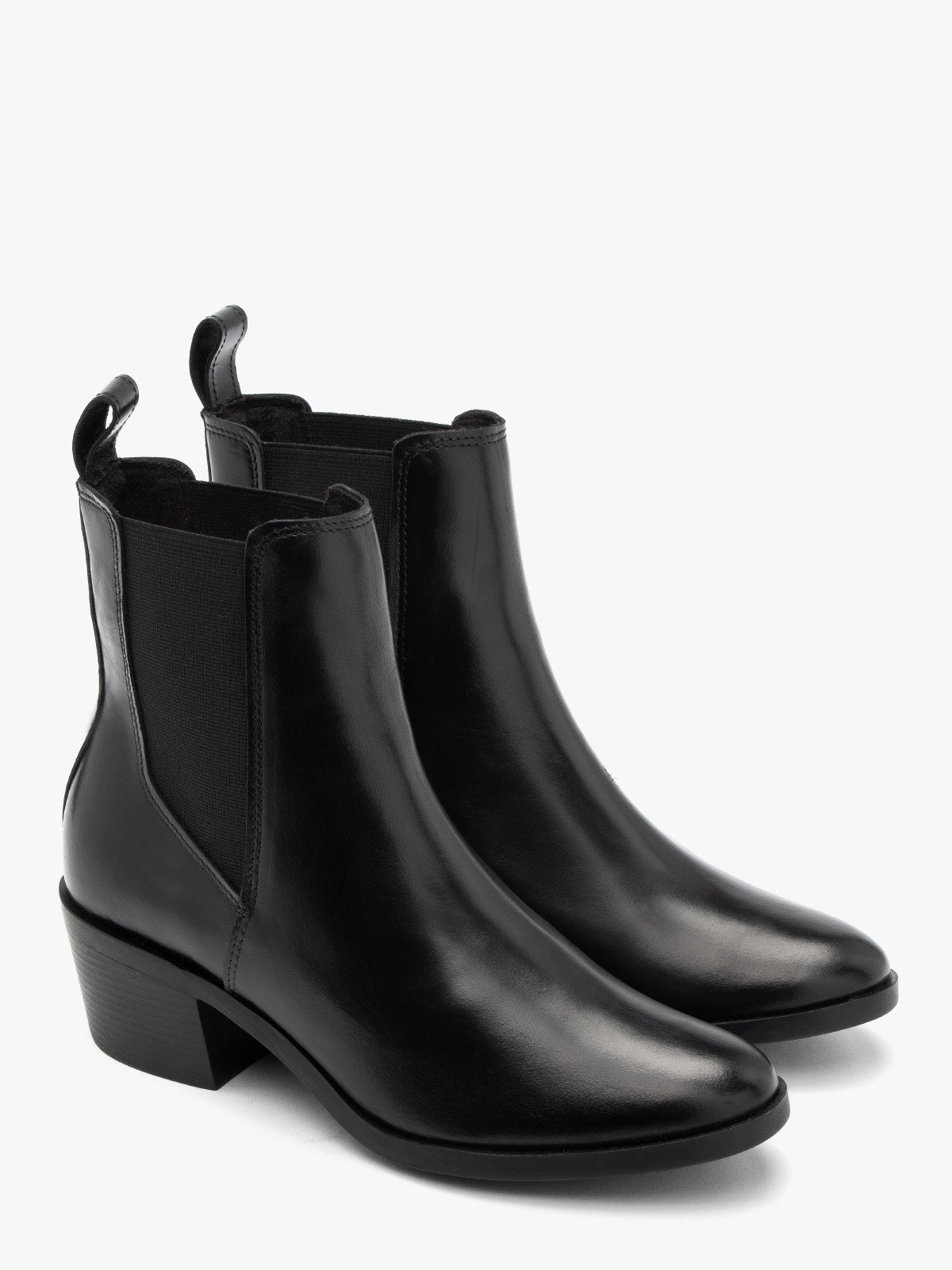 Czarne, skórzane sztyblety damskie na niskim obcasie