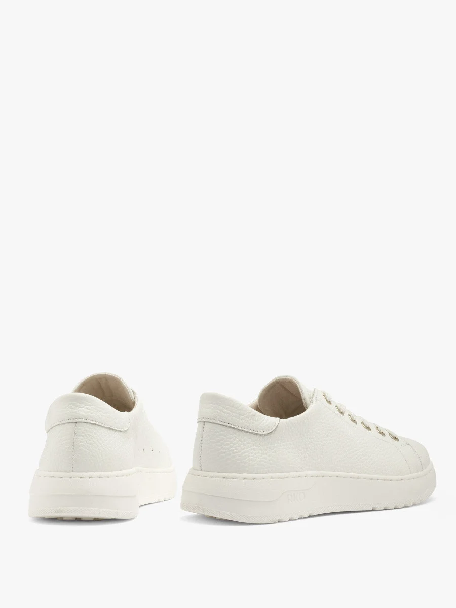 Białe półbuty sportowe