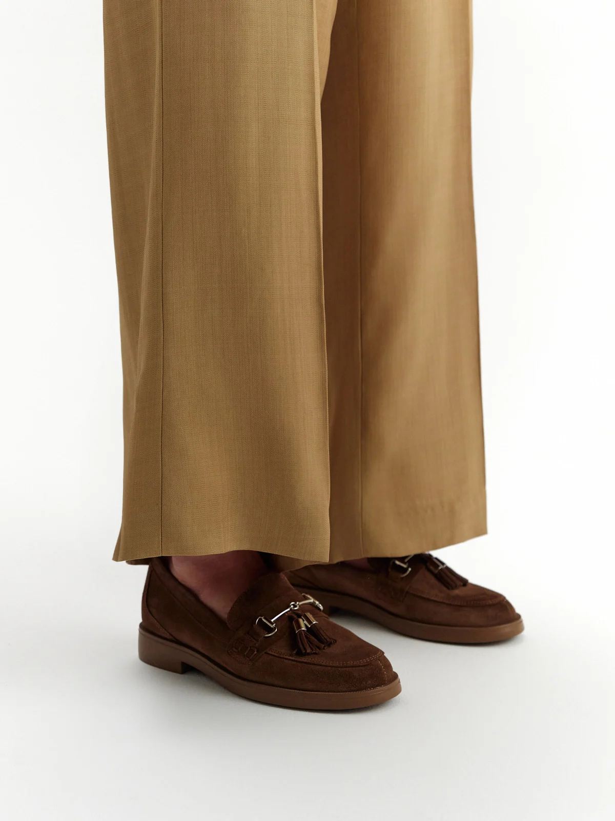 Brązowe mokasyny damskie z chwostami