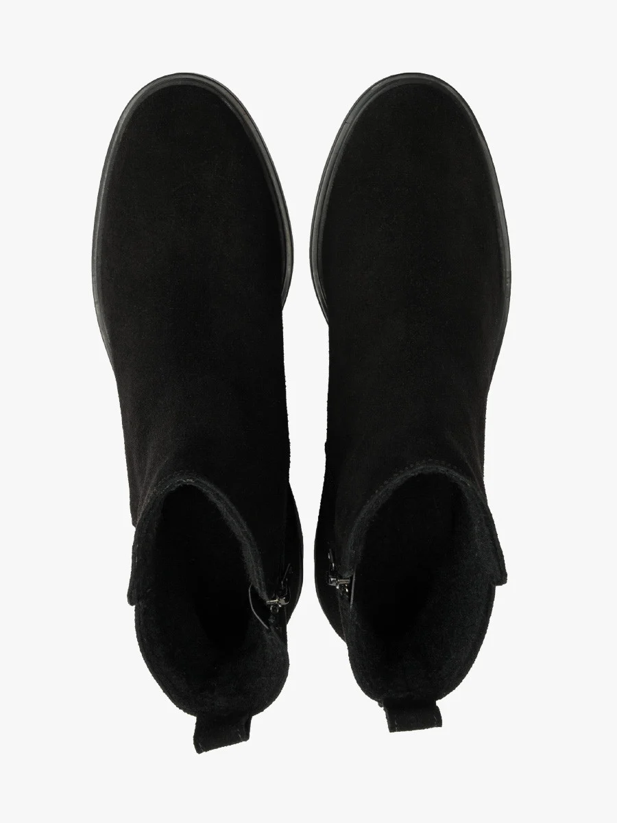 Czarne welurowe botki