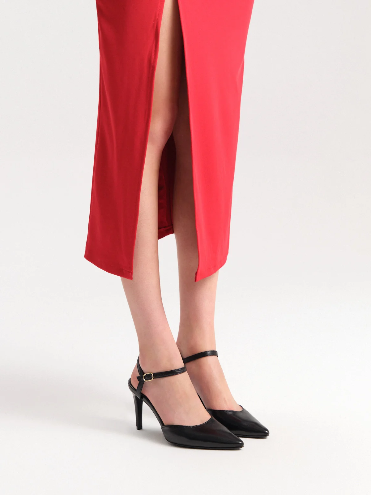 Czarne czółenka damskie z odkrytą piętą