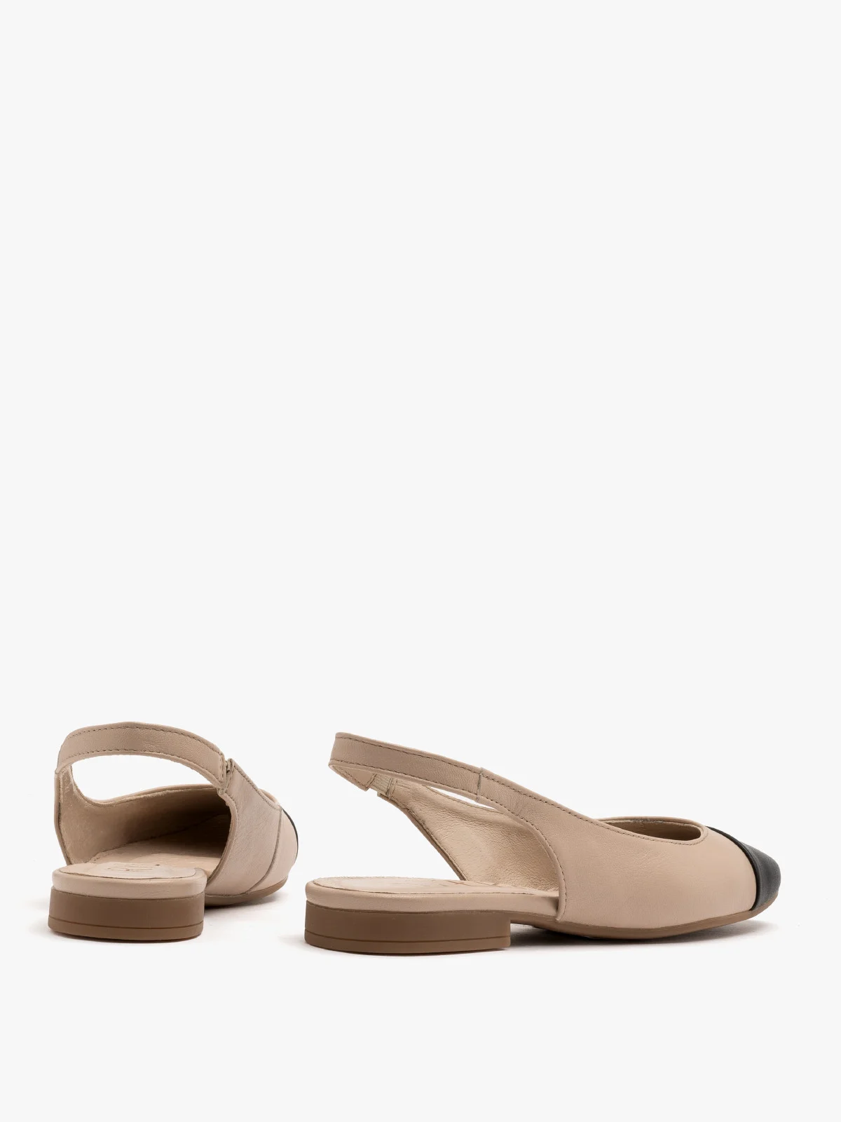 Beżowe baleriny z czarnym noskiem