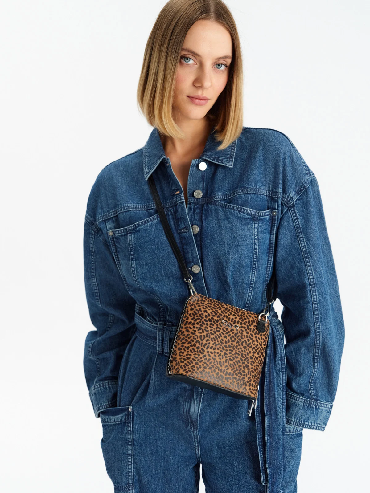 Torebka typu listonoszka z motywem panterki