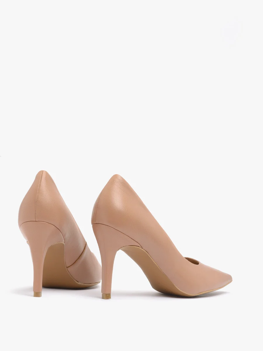 Różowobeżowe czółenka wysokie