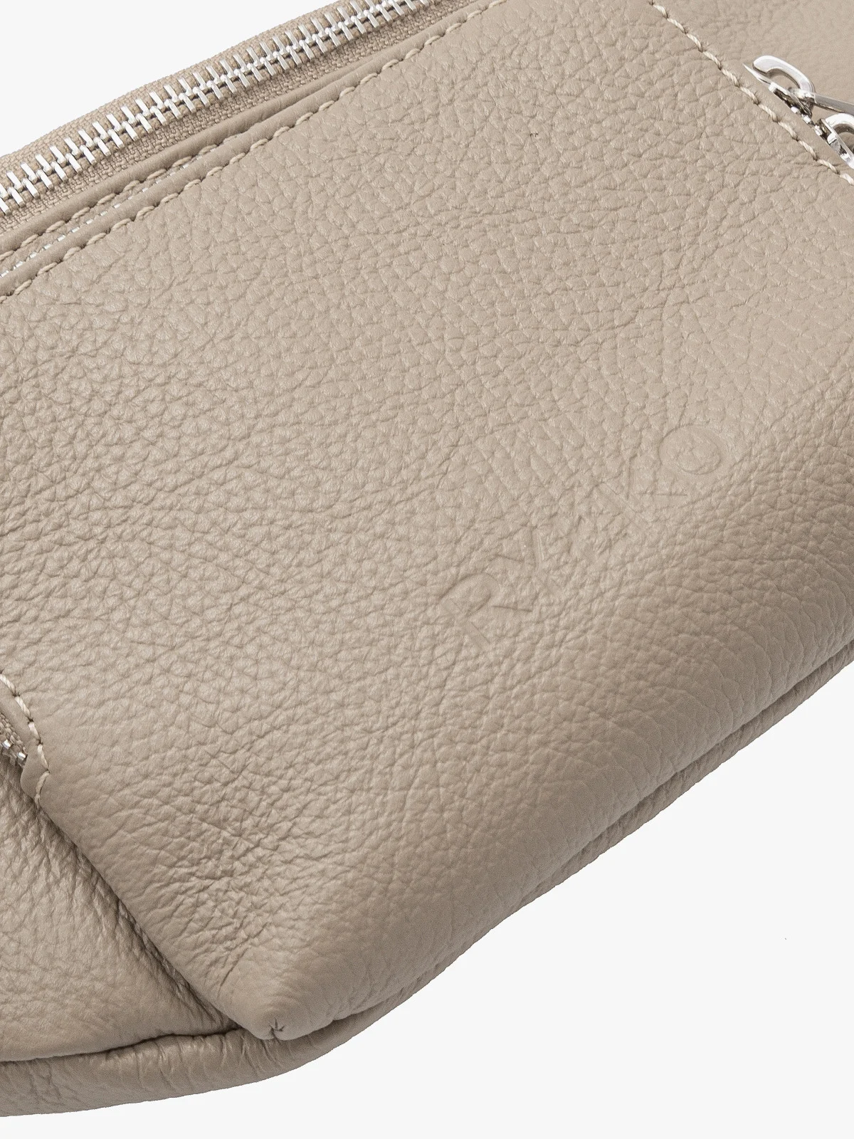 Ciemnobeżowa torebka nerka z poręczną zewnętrzną kieszenią