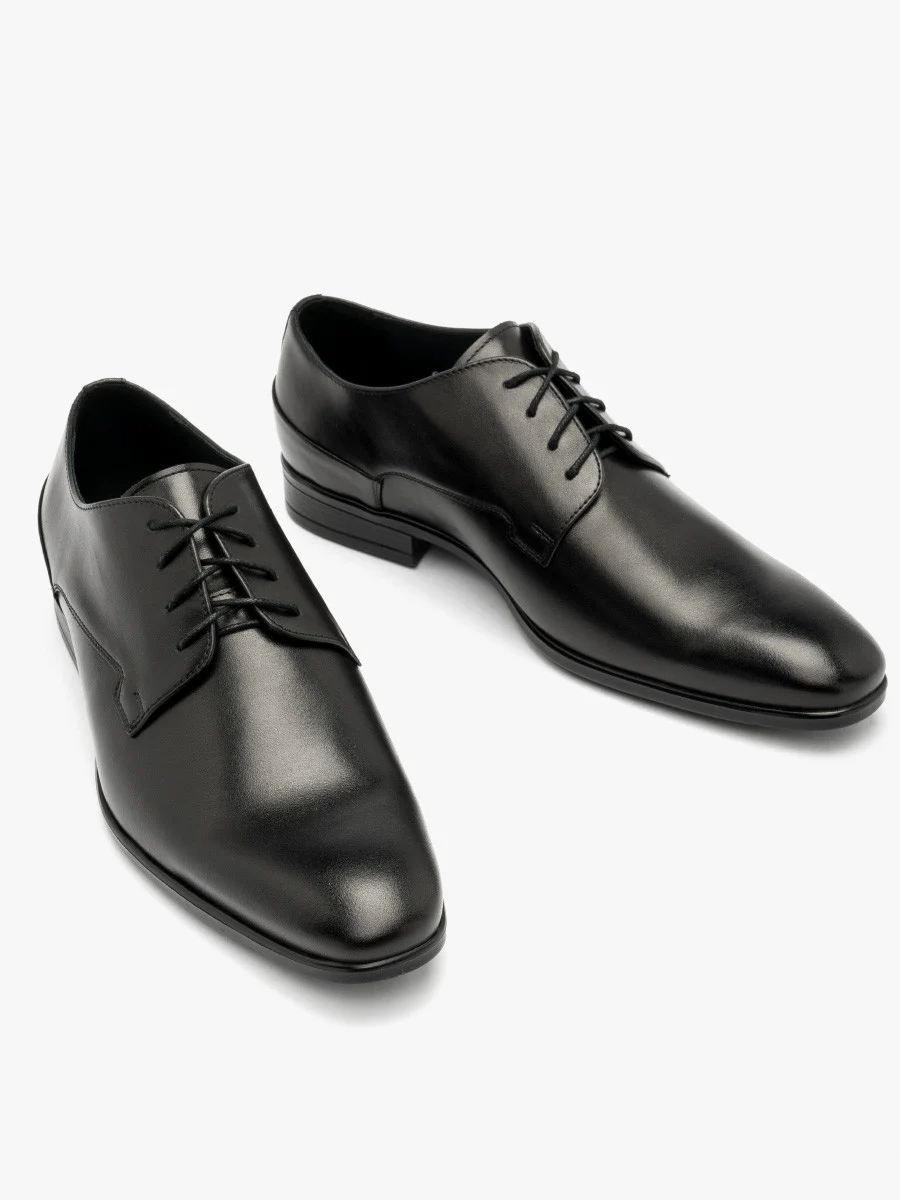 Czarne półbuty wizytowe