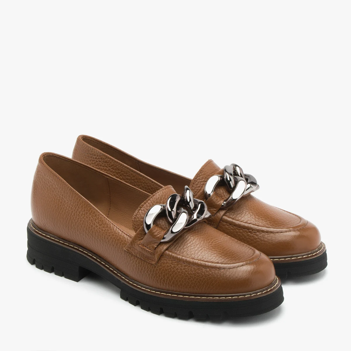 Brązowe mokasyny z łańcuchem