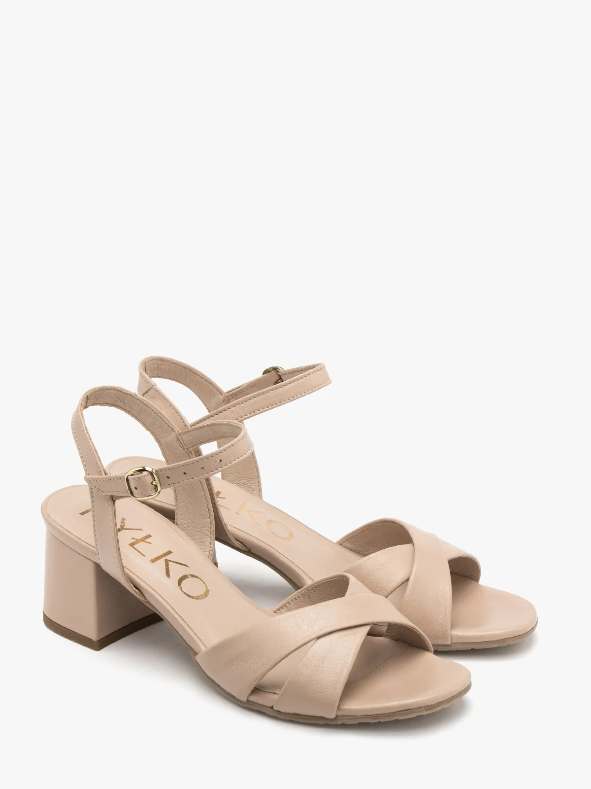 Beżowe sandały na obcasie