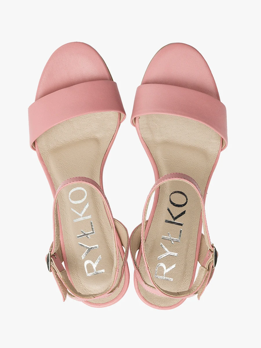 Różowe sandały na szpilce