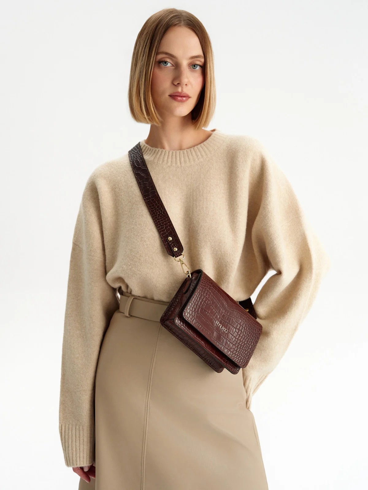 Brązowa torebka w zwierzęcy deseń