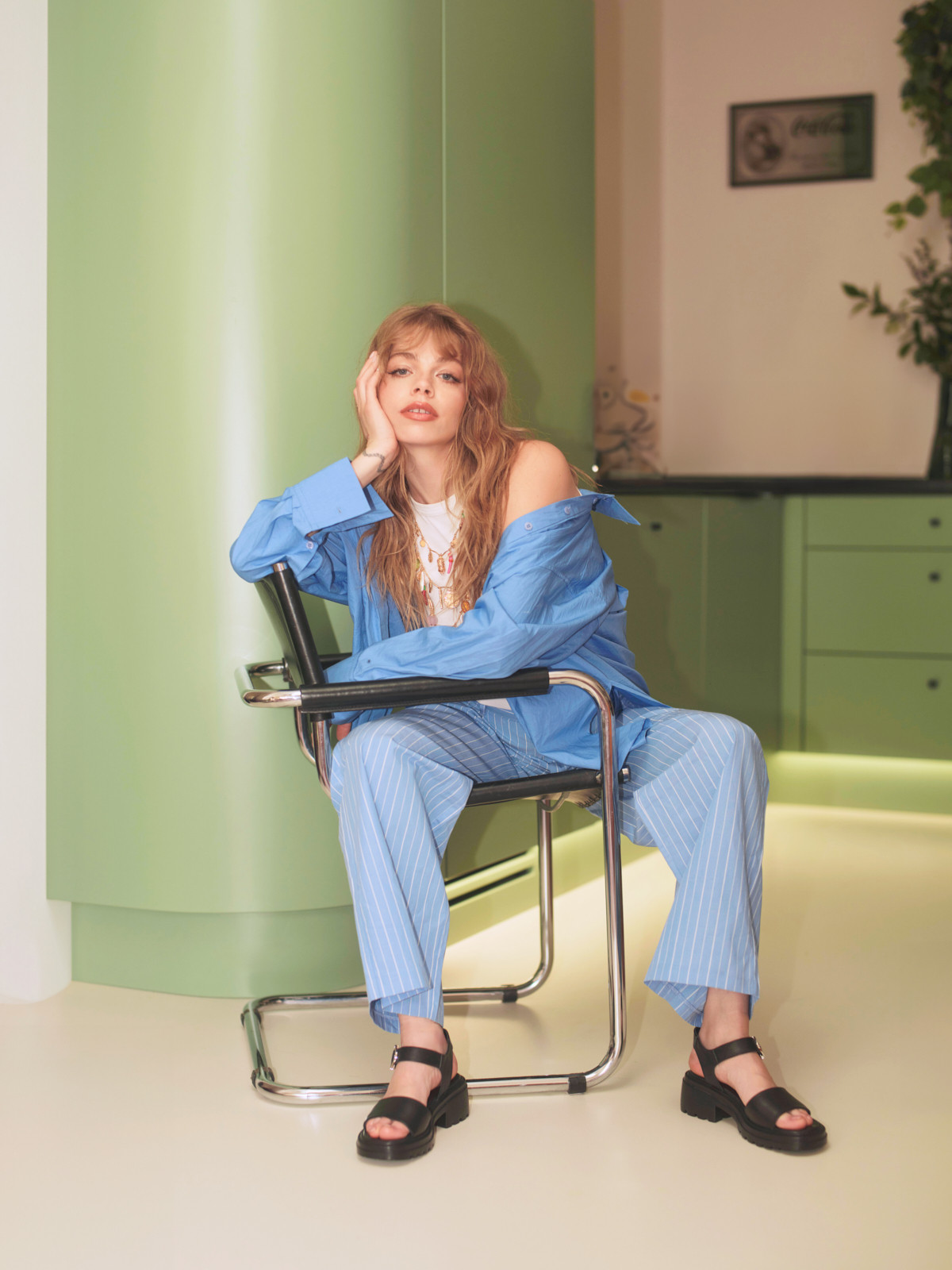 Czarne sandały na traktorowej podeszwie