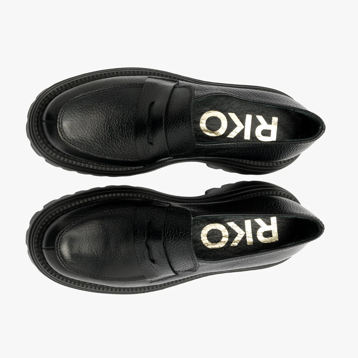 Czarne mokasyny na grubej podeszwie