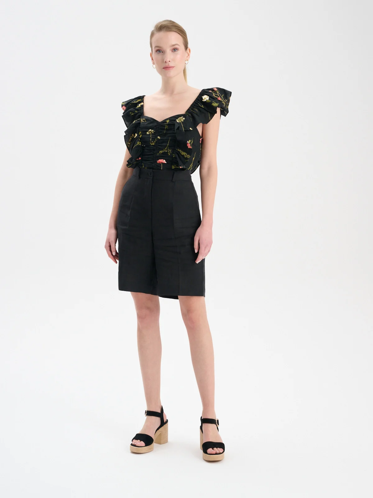 Czarne, welurowe sandały na masywnej platformie