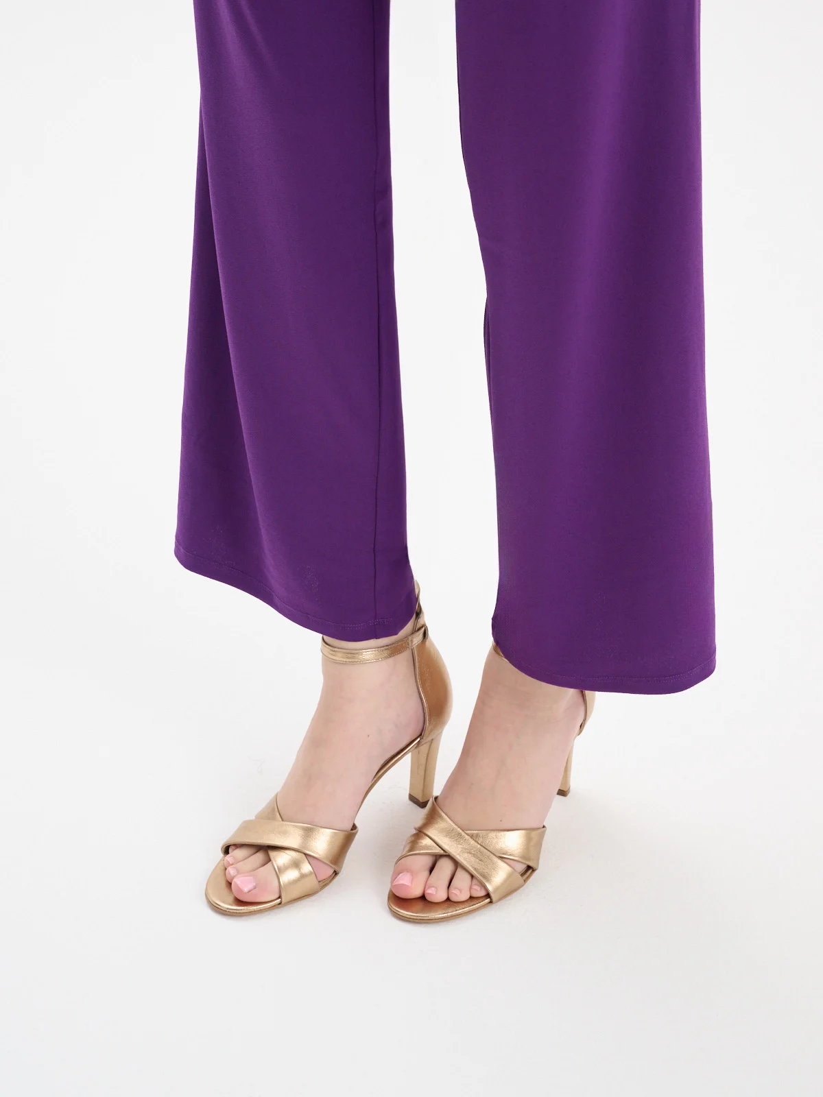 Złote sandały na obcasie