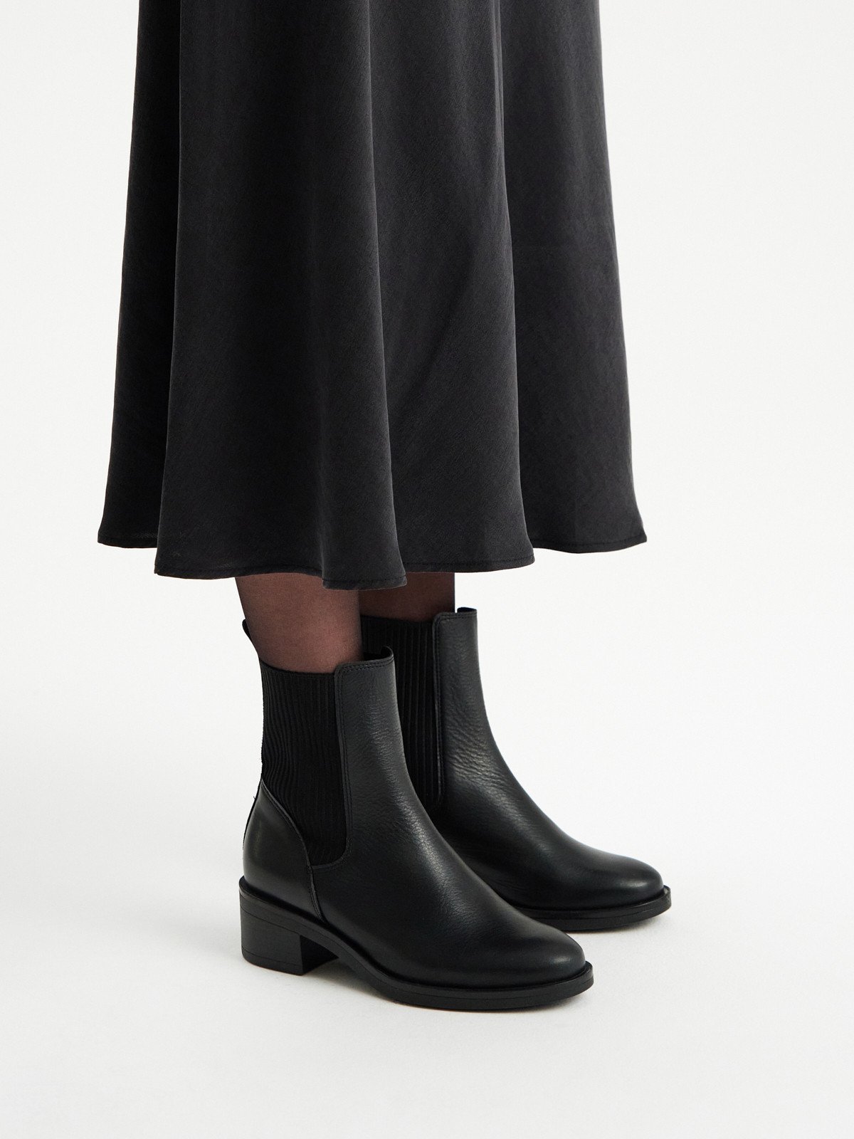 Czarne sztyblety damskie z ozdobną gumą