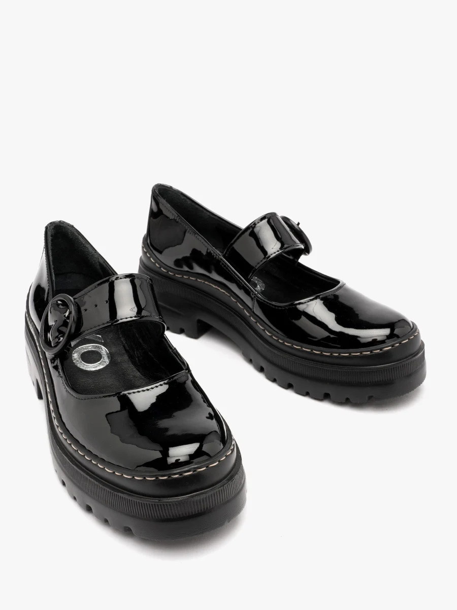 Czarne czółenka na masywnym spodzie