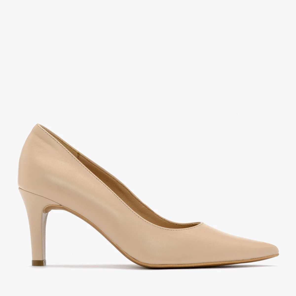 Beżowe czółenka na obcasie