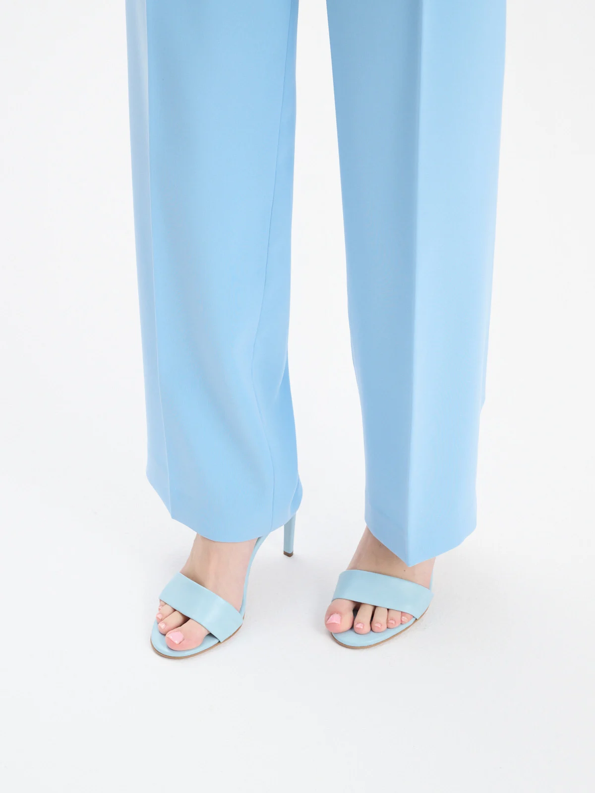 Niebieskie sandały na wysokiej szpilce