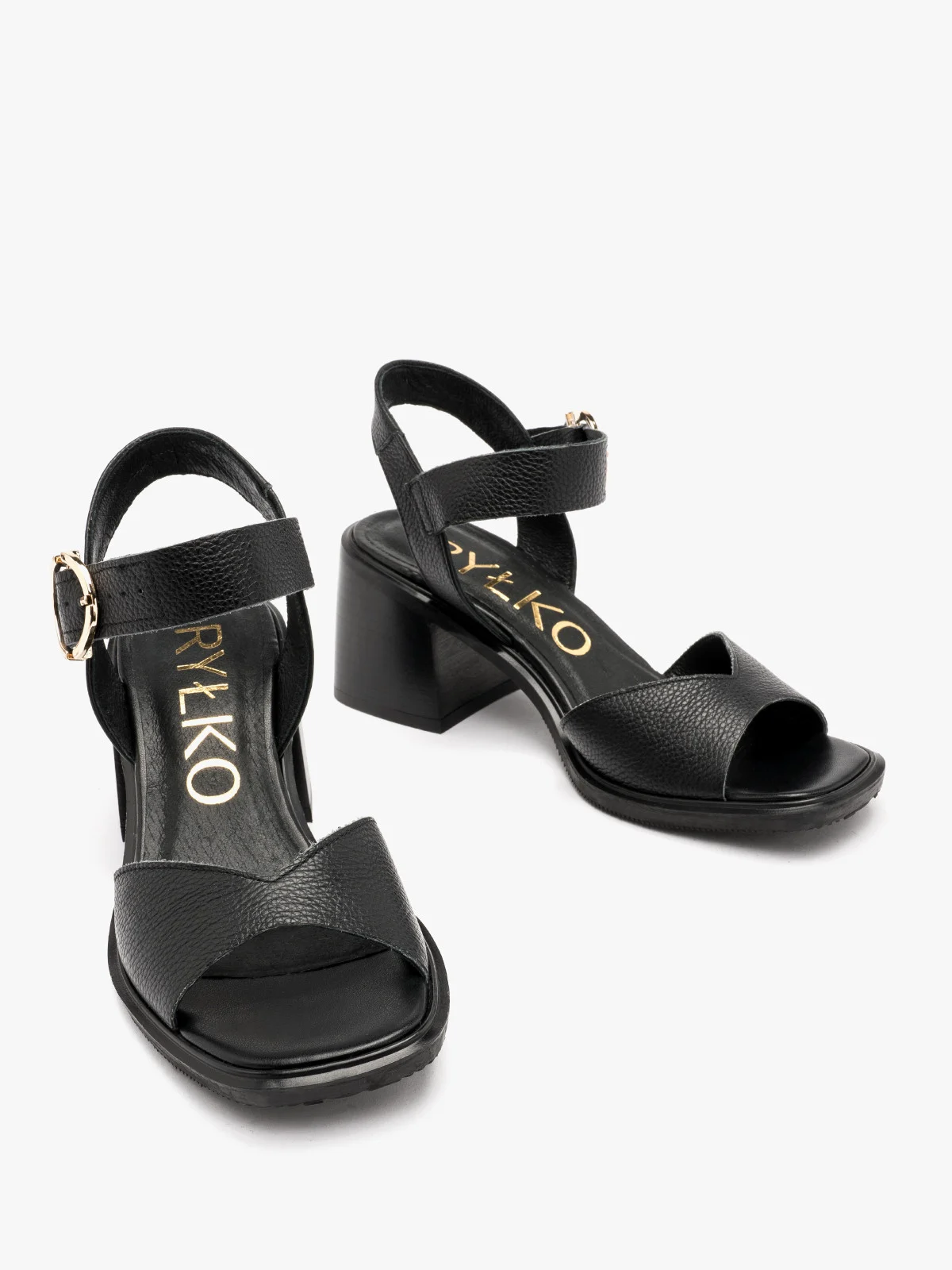 Czarne sandały na masywnym obcasie