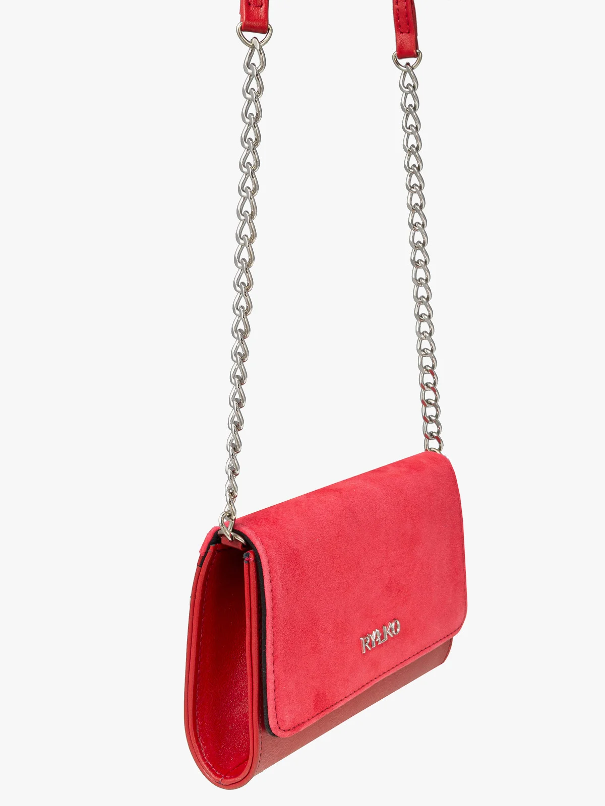 Mała czerwona torebka na srebrnym łańcuszku
