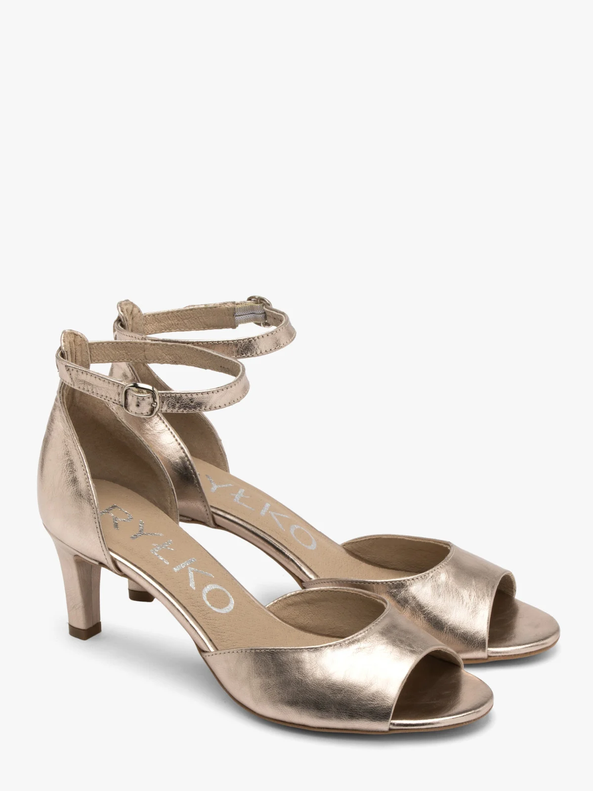 Platynowe sandały na obcasie