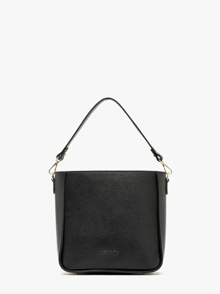 Czarna torebka średniej wielkości