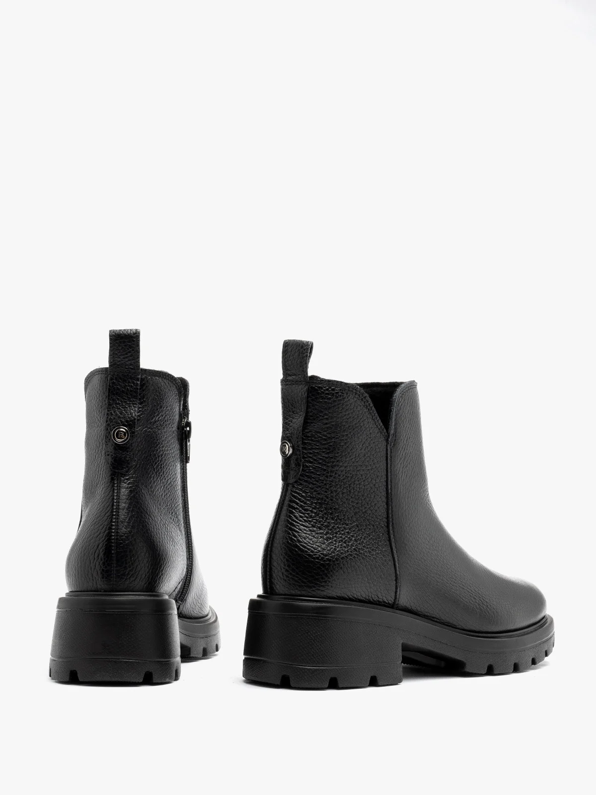 Czarne botki damskie na grubej podeszwie