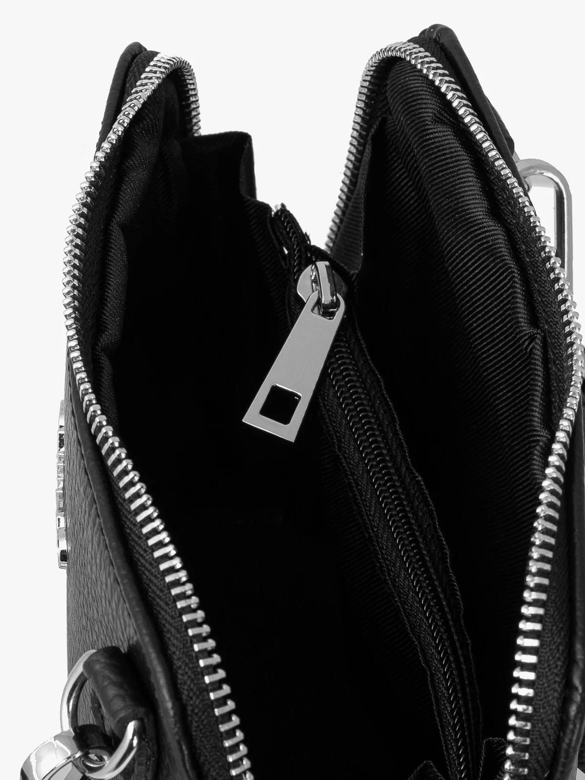 Mała, czarna torebka