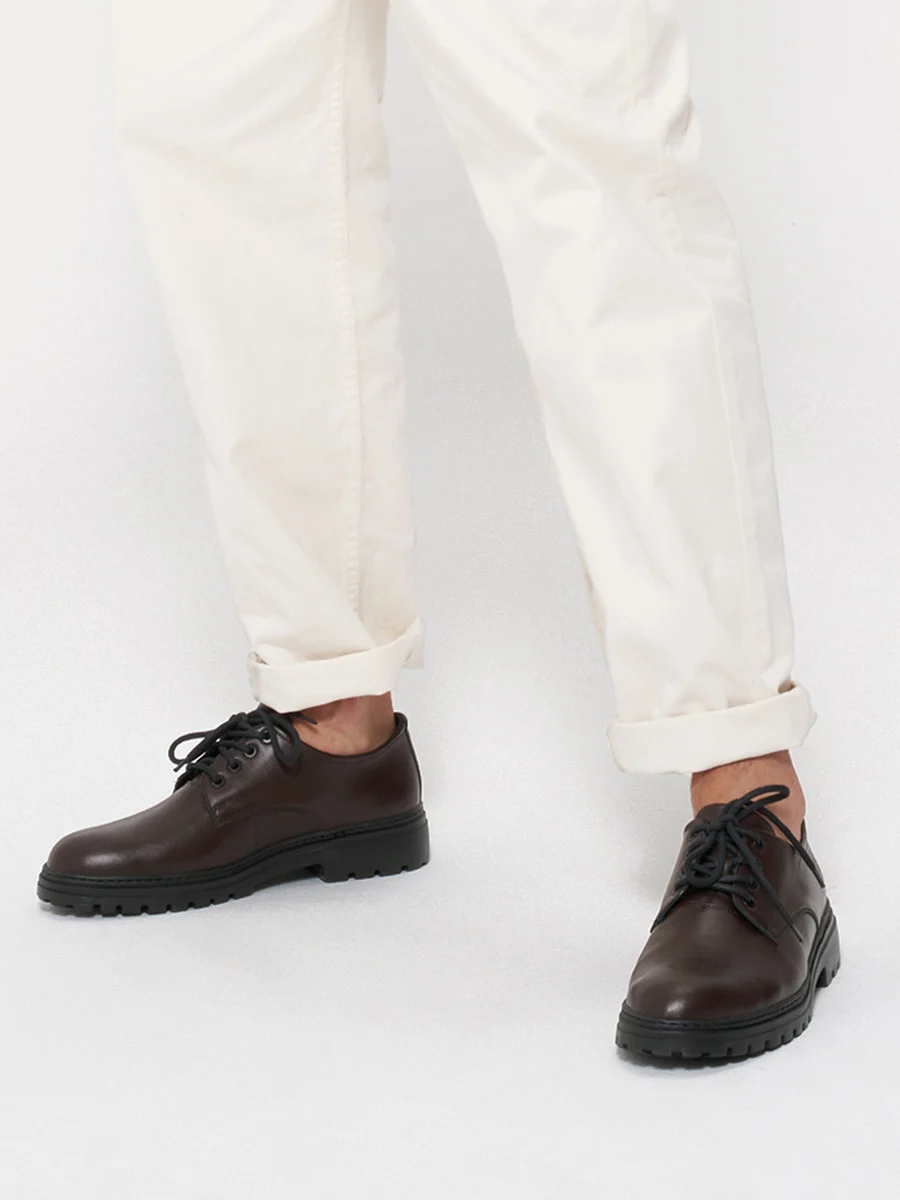 Ciemnobrązowe półbuty męskie na lekkiej podeszwie